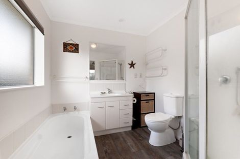 Photo of property in 17 Appaloosa Place, Papamoa Beach, Papamoa, 3118