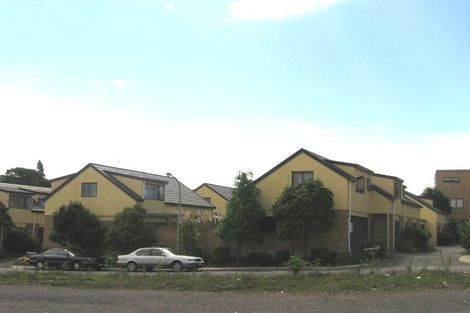 Photo of property in 2/1 Melview Place, New Lynn, Auckland, 0600