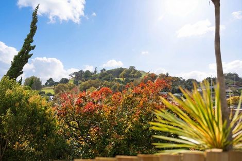 Photo of property in 2/39 Rapallo Place, Farm Cove, Auckland, 2012
