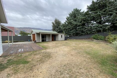 Photo of property in 5 Mount Iron Drive, Wanaka, 9305