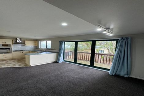 Photo of property in 302 Wairau Road, Glenfield, Auckland, 0629