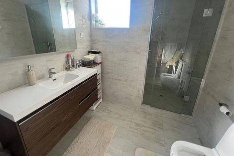 Photo of property in 1 Allegro Way, Oteha, Auckland, 0632
