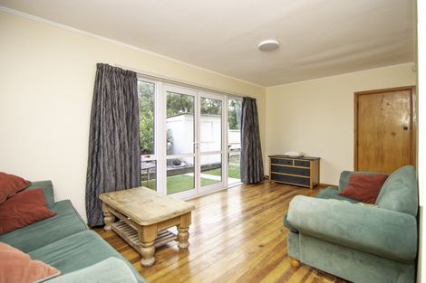 Photo of property in 11 Renfrew Place, Highbury, Palmerston North, 4412