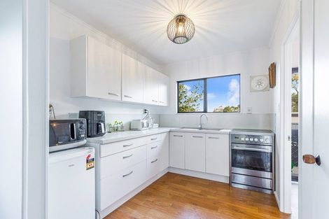 Photo of property in 6 Peterhouse Place, West Harbour, Auckland, 0618