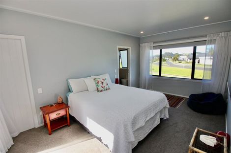 Photo of property in 70 Leeward Drive, Whitianga, 3510