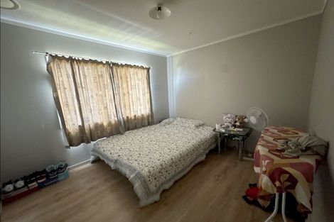 Photo of property in 2/7 Constance Place, Clover Park, Auckland, 2019