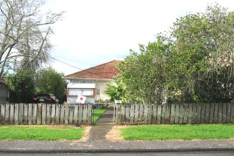 Photo of property in 10 Mackenzie Street, Te Atatu South, Auckland, 0610
