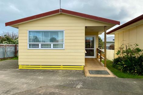 Photo of property in 7 Exeter Crescent, Takaro, Palmerston North, 4412