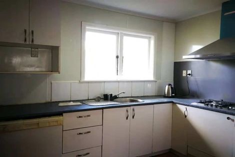 Photo of property in 16 Larnoch Road, Henderson, Auckland, 0610