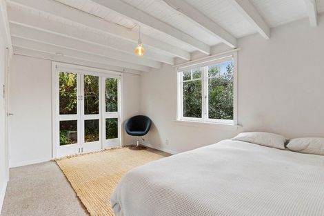Photo of property in 20 Harrybrook Road, Green Bay, Auckland, 0604