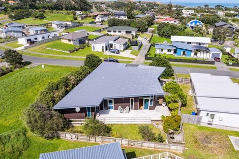 Photo of property in 26 Sunset Drive, Baylys Beach, Dargaville, 0377