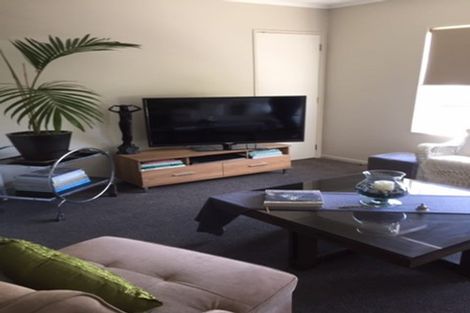 Photo of property in 5 Tern Place, Unsworth Heights, Auckland, 0632