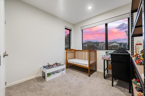 Photo of property in 5 Konoba Avenue, Kumeu, 0810