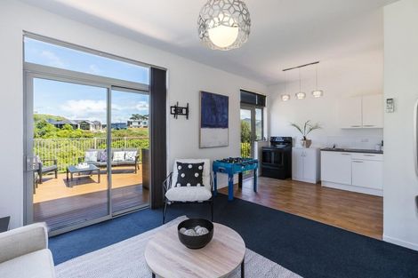 Photo of property in 10 Hanmer Cove, Aotea, Porirua, 5024