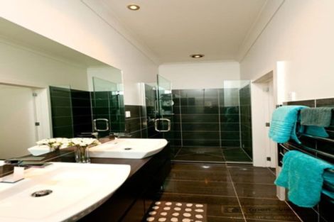 Photo of property in 1/3 Alma Road, Milford, Auckland, 0620