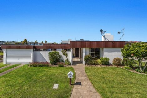 Photo of property in 15 Hikurangi Street, Whakatane, 3120
