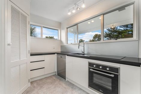 Photo of property in 70 Kaurilands Road, Titirangi, Auckland, 0604