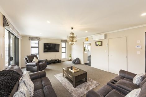 Photo of property in 3 Rangeview Drive, Kelvin Grove, Palmerston North, 4414