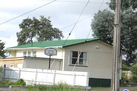Photo of property in 3/520 Don Buck Road, Westgate, Auckland, 0614