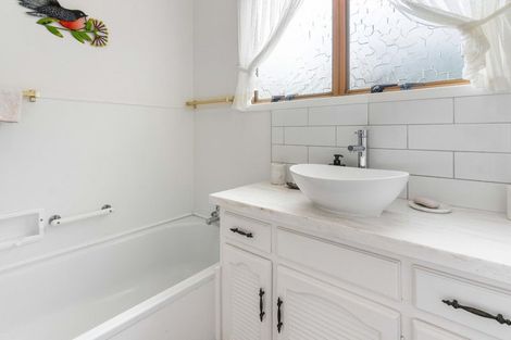 Photo of property in 419 Linton Crescent, Whangamata, 3620