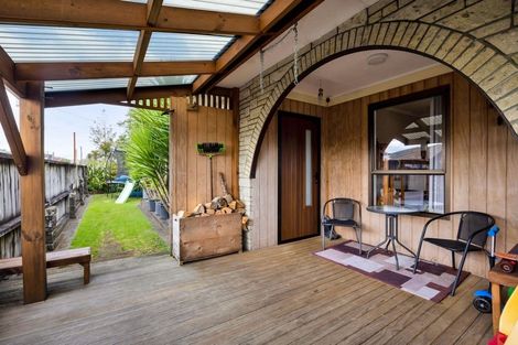 Photo of property in 20 Cutfield Street, Inglewood, 4330