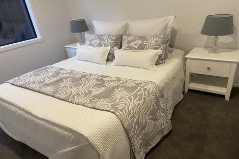 Photo of property in 14 Annie Aranui Drive, Poraiti, 4182