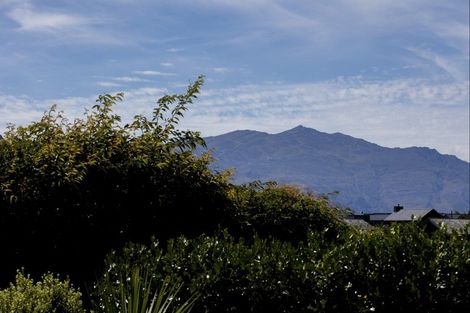 Photo of property in 12 Kinross Lane, Jacks Point, Queenstown, 9371