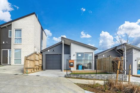 Photo of property in 37 Horokaka Street, Massey, 0614