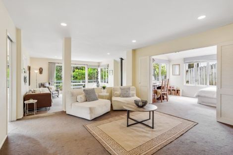 Photo of property in 18 Tyrico Close, Unsworth Heights, Auckland, 0632