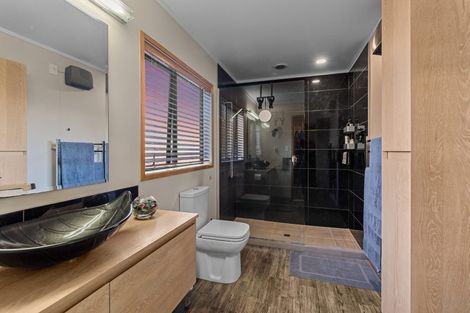 Photo of property in 48 Estuary View Road, Welcome Bay, Tauranga, 3112