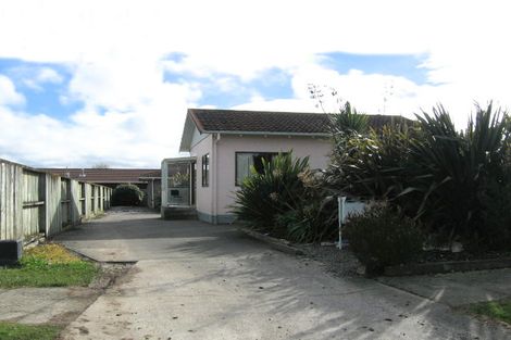 Photo of property in 33 Puriri Terrace, Roslyn, Palmerston North, 4414