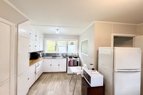 Photo of property in 2a-2b Devon Place, Cannons Creek, Porirua, 5024