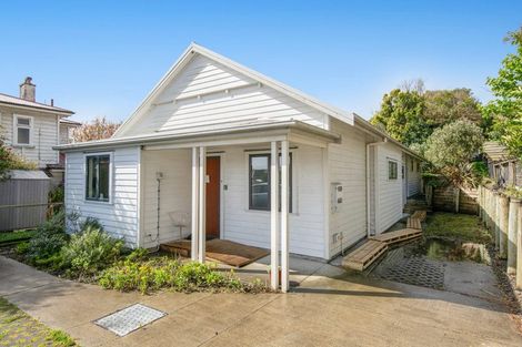 Photo of property in 20 Garfield Road, Helensville, 0800