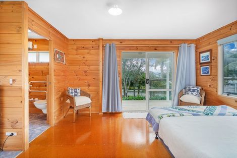 Photo of property in 10 Martin Place, Cooks Beach, Whitianga, 3591