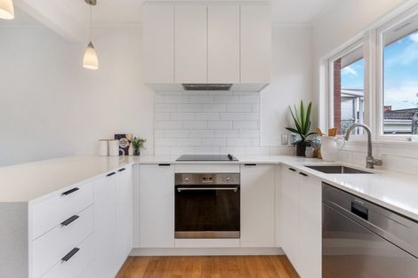 Photo of property in 3/109 Ocean View Road, Hillcrest, Auckland, 0627