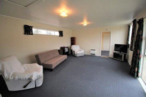 Photo of property in 13 Hall Place, Foxton Beach, Foxton, 4815