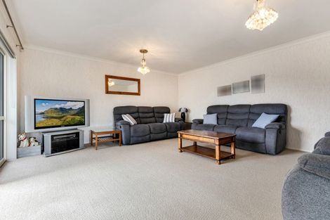 Photo of property in 31 Les Fisher Place, Pukekohe, 2120