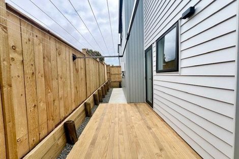 Photo of property in 56 Casuarina Road, Half Moon Bay, Auckland, 2012