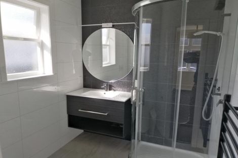 Photo of property in 10f1- Victoria Street, Ebdentown, Upper Hutt, 5018