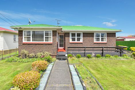 Photo of property in 70 Cargill Street, Papakura, 2110