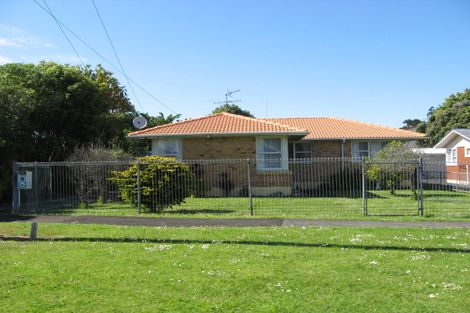 Photo of property in 61 Kiwi Esplanade, Mangere Bridge, Auckland, 2022
