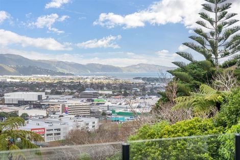 Photo of property in 6 Onehuka Road, Tirohanga, Lower Hutt, 5010