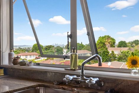 Photo of property in 22 Widmore Drive, Massey, Auckland, 0614