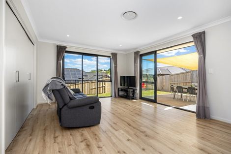 Photo of property in 4 Oyster Place, Omokoroa, 3114