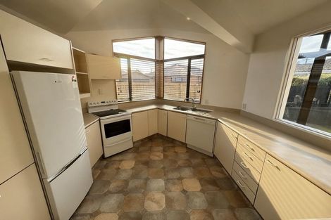 Photo of property in 17a Wittys Road, Avonhead, Christchurch, 8042