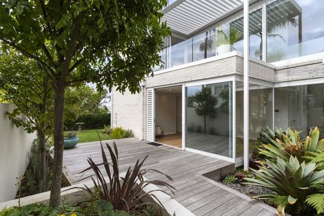 Photo of property in 20 Cameron Street, Takapuna, Auckland, 0622