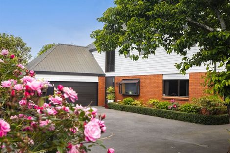 Photo of property in 2/5a Regency Crescent, Redwood, Christchurch, 8051