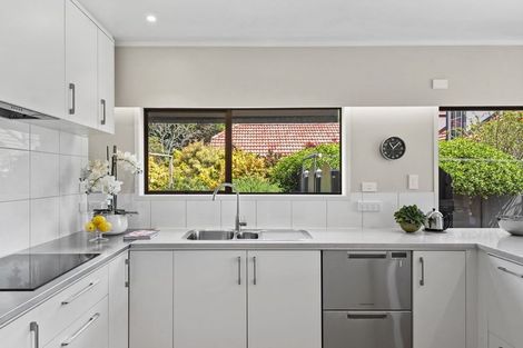 Photo of property in 8 Terrylyn Drive, Hillcrest, Auckland, 0627