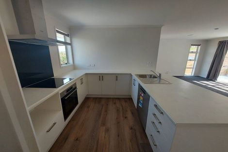 Photo of property in 3 Silver Fern Way, Woodhill, 0110