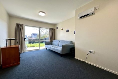 Photo of property in 4/242 Great North Road, Henderson, Auckland, 0612